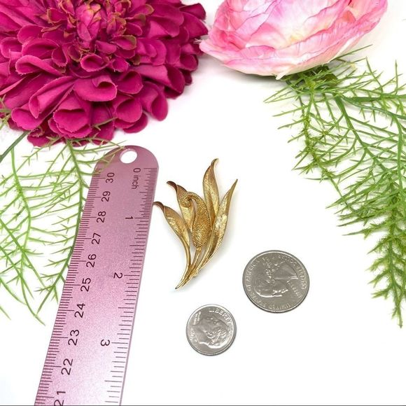 VINTAGE⚜️RARE MONET Wheat Brushed Golden Brooch - Picture 9 of 9